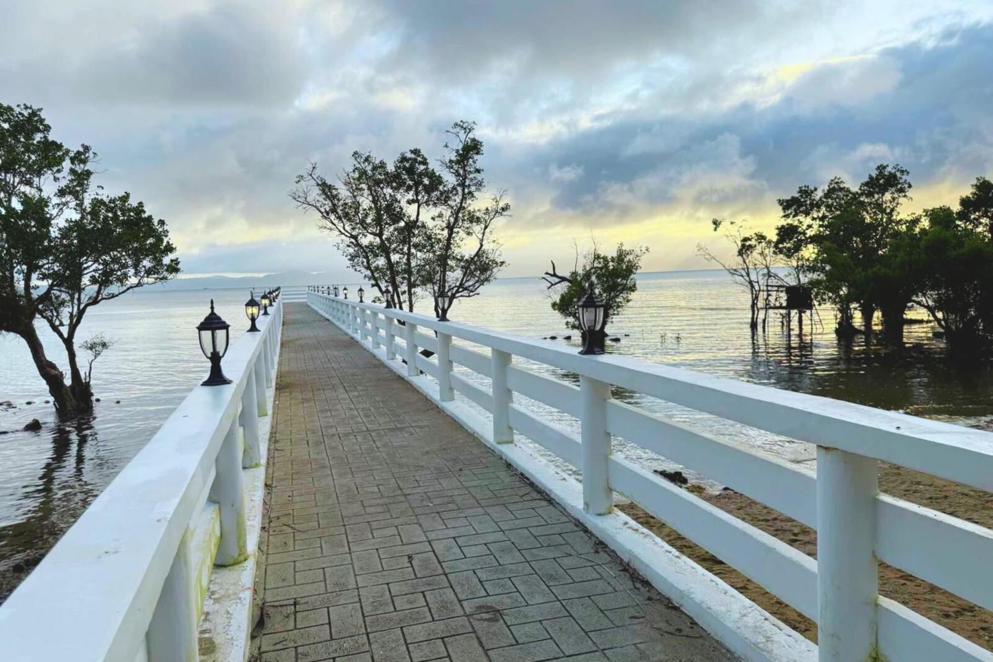 Kehalani Beach Resort By Cocotel Quezon  エクステリア 写真